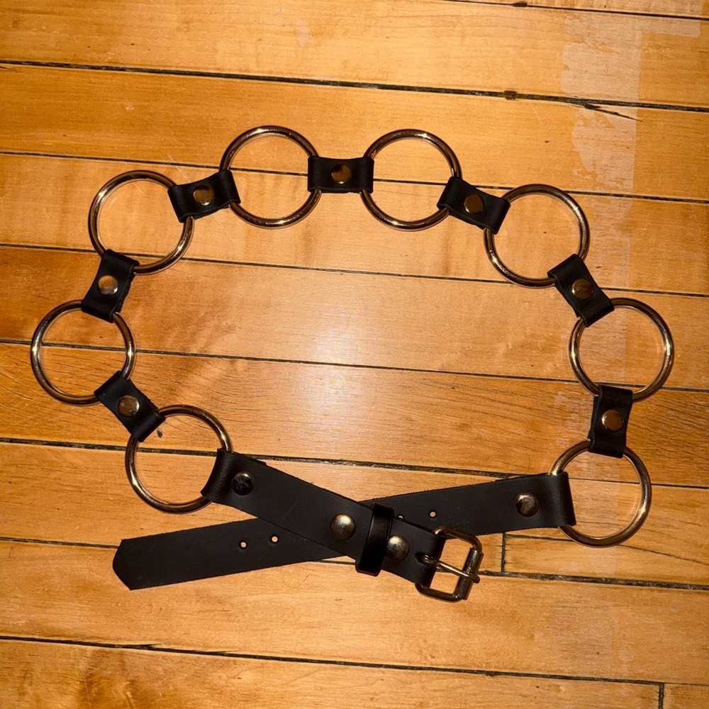 Black Leather Ring Link Belt with Silver Hardware